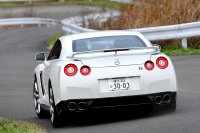 Nissan GT-R     (44 )