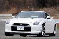 Nissan GT-R     (44 )