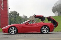 Ferrari California роскошный спорткар (8 фото)