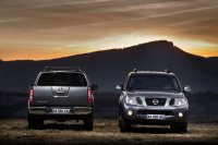 Nissan Pathfinder 2010  Nissan Navara 2010 