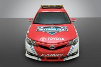 Toyota Camry 2012 показала салон
