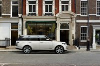 Новый удлиненный автомобиль Land Rover Range Rover L